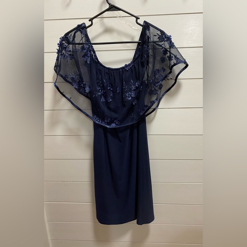 MSK size M cocktail dress with lace cake across front